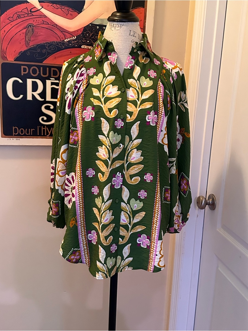 Green Floral Button-Front Shirt with Botanical Print